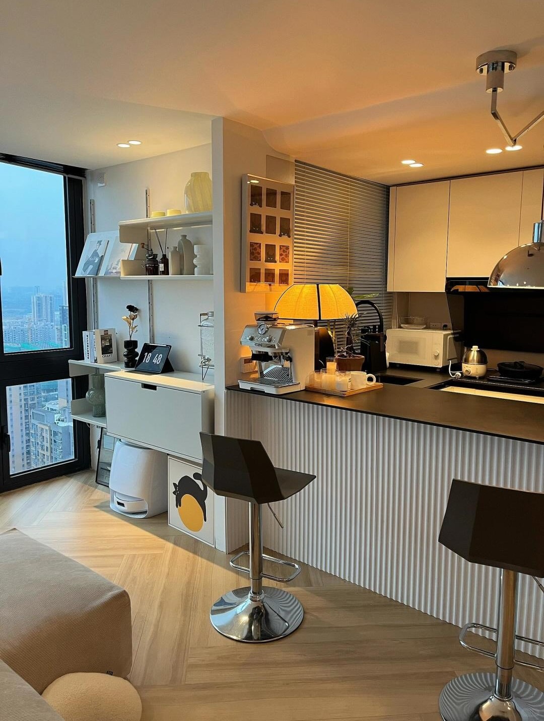 SIÊU HIẾM !!! BÁN CĂN HỘ CAO CẤP - TẦNG CAO VINHOMES METROPOLIS 110M2 - LÔ GÓC - VIEW KHÁCH SẠN ĐẸP - NỘI THẤT SỊN